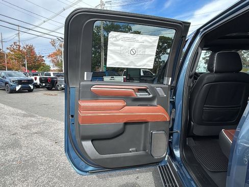 New 2025 GMC Sierra 2500 Denali Ultimate w/ Snow Plow Prep/Camper Package image 30