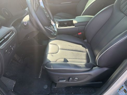 Used 2025 Hyundai Palisade Limited FWD image 6
