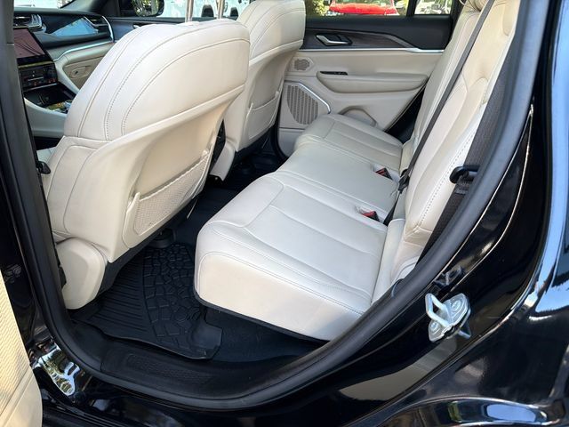 Used 2023 Jeep Grand Cherokee Limited AWD/4WD image 21