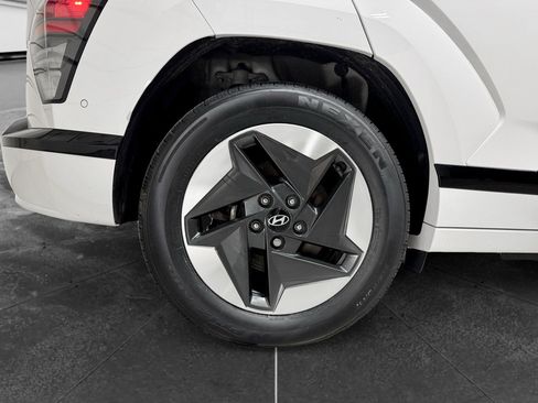 Used 2024 Hyundai Kona Limited FWD image 38