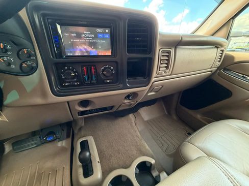 Used 2007 Chevrolet Silverado 3500 LT w/ Heavy-Duty Power Package AWD/4WD image 12