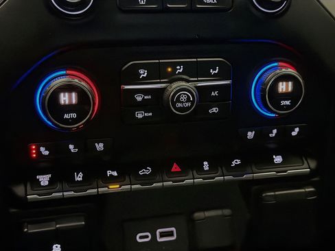 Used 2020 Chevrolet Silverado 3500 LTZ w/ LTZ Plus Package image 10