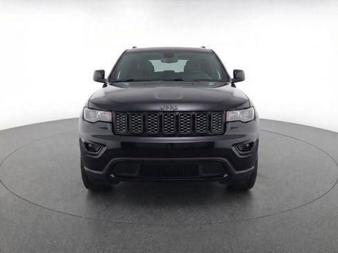 Used 2017 Jeep Grand Cherokee Altitude image 5