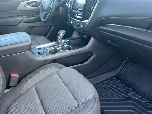 Used 2023 Chevrolet Traverse LT image 20
