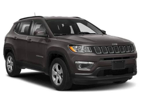 Used 2018 Jeep Compass Latitude FWD image 8