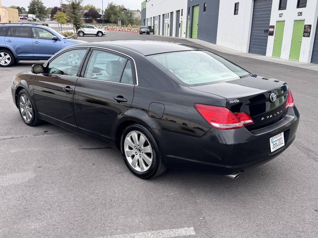 Used 2005 Toyota Avalon XLS FWD image 7