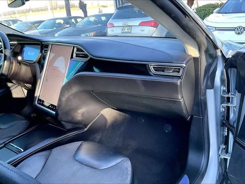 Used 2016 Tesla Model S 70 RWD image 23