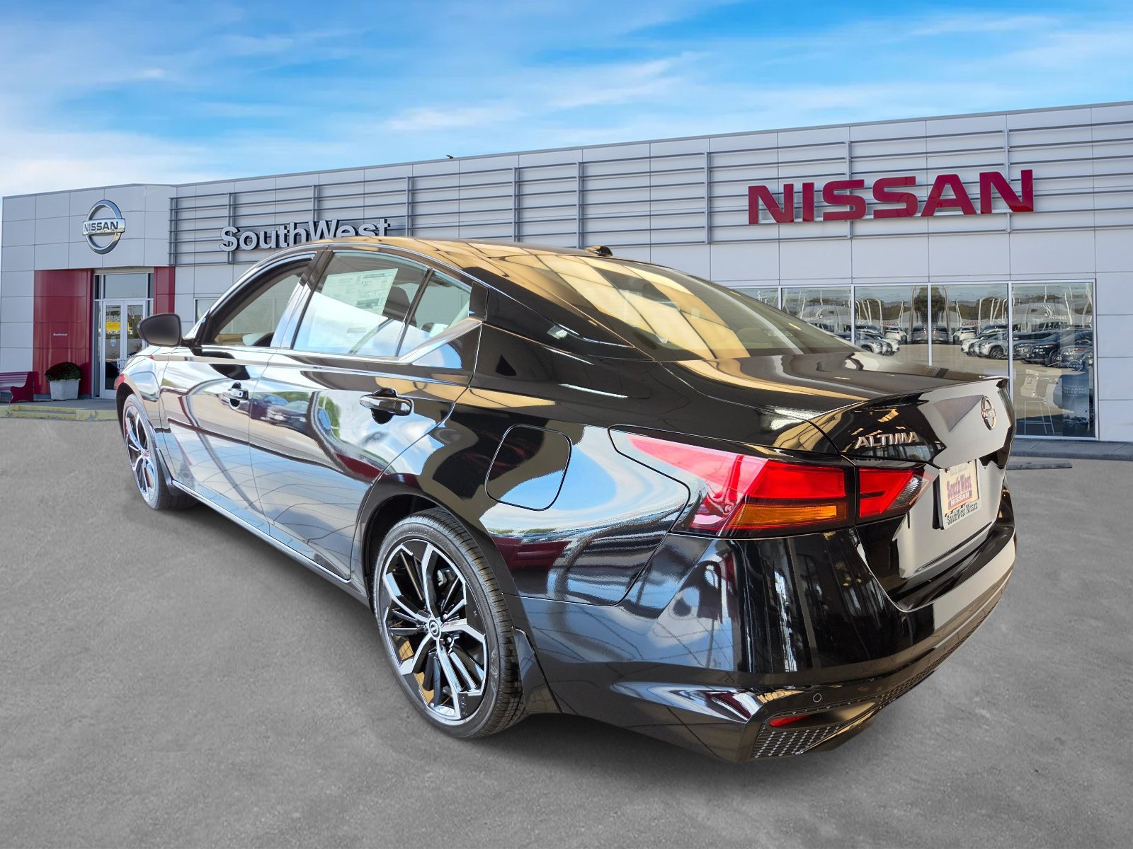 New 2026 Nissan Altima 2.5 SR FWD image 7