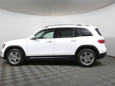 Used 2023 Mercedes-Benz GLB 250 4MATIC image 2