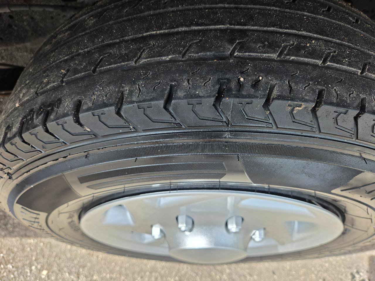 Used 2014 Ford E-150 and Econoline 150 RWD image 25