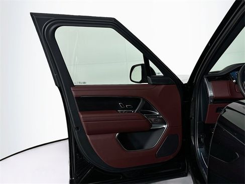 New 2026 Land Rover Range Rover SE image 11