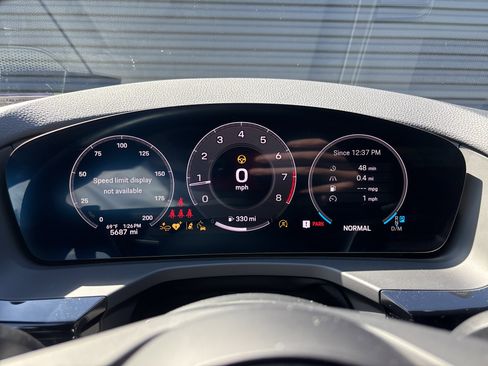 Certified 2025 Porsche Panamera image 28