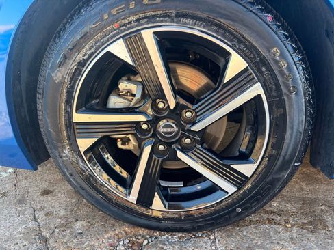 Used 2025 Nissan Sentra SV image 28