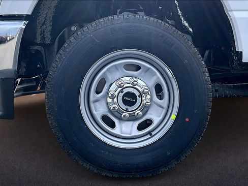 New 2026 Ford F250 XL w/ FX4 Off-Road Package AWD/4WD image 11