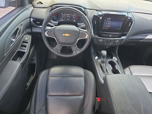 Used 2023 Chevrolet Traverse LT image 17