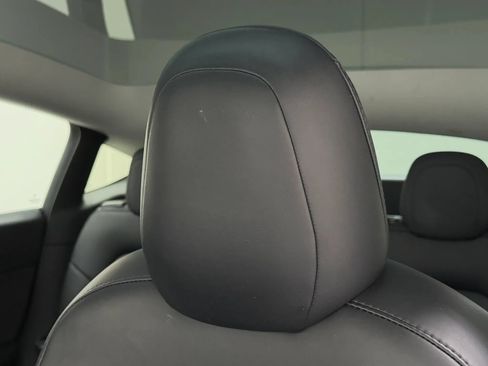 Used 2021 Tesla Model Y Long Range AWD/4WD image 25