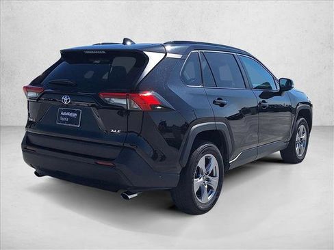 Used 2025 Toyota RAV4 XLE FWD image 5