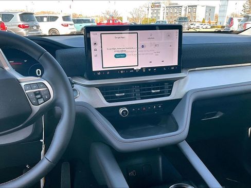 New 2026 Ford Explorer Active w/ Active Comfort Package image 7