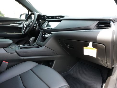 New 2025 Cadillac XT5 Sportv w/ LPO, Red Accent Package image 24