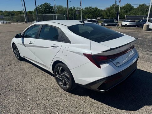 Used 2025 Hyundai Elantra Sport FWD image 5