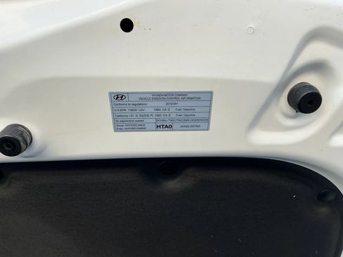 Used 2019 Hyundai Santa Fe SEL FWD image 31