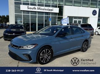 Used 2025 Volkswagen Jetta Sport video 1