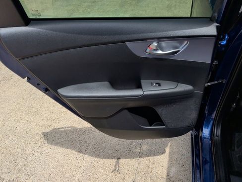 Used 2022 Kia Forte LXS FWD image 28