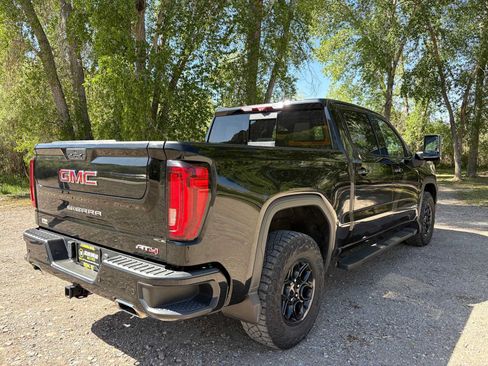 Used 2020 GMC Sierra 1500 AT4 w/ AT4 Premium Package AWD/4WD image 4