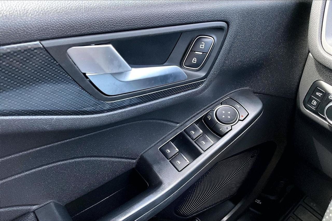 Used 2024 Ford Escape ST-Line Select AWD/4WD image 36
