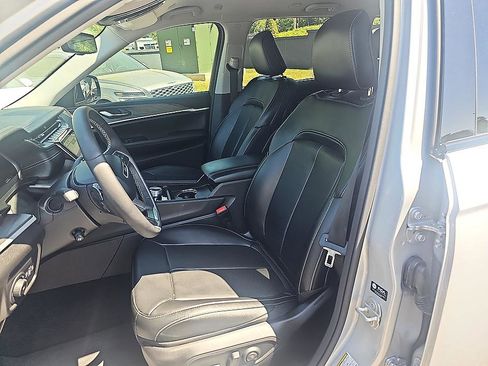 Used 2024 Jeep Grand Cherokee Limited w/ Luxury Tech Group II AWD/4WD image 15