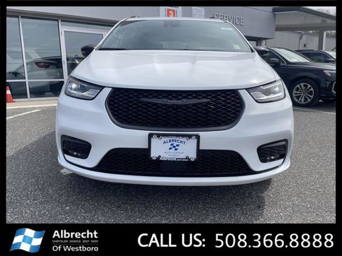 New 2026 Chrysler Pacifica Select w/ S Appearance Package image 8