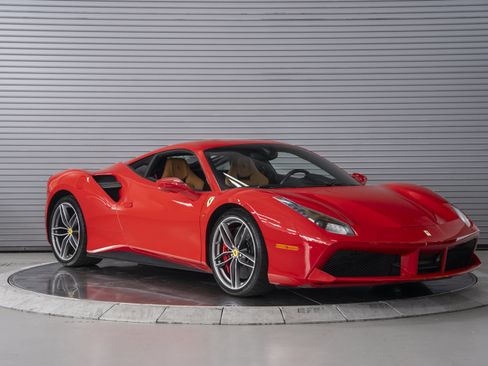 Used 2018 Ferrari 488 GTB RWD image 7