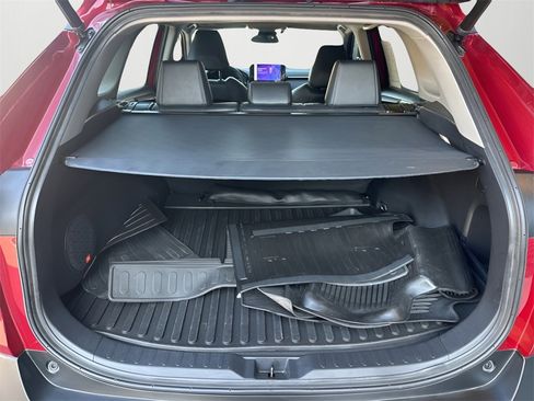 Used 2023 Toyota RAV4 XLE Premium image 9