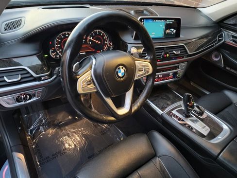Used 2017 BMW 750Li xDrive image 9