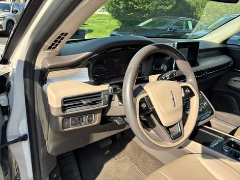 Used 2022 Lincoln Corsair AWD w/ Premium Package image 16