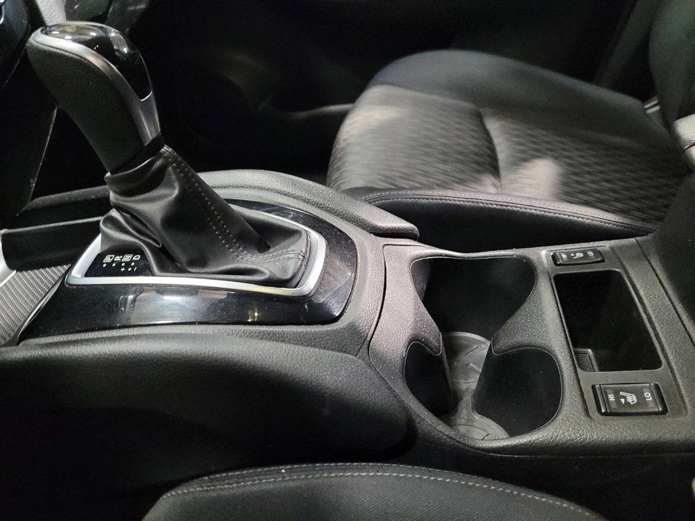 Used 2017 Nissan Rogue SV AWD/4WD image 26
