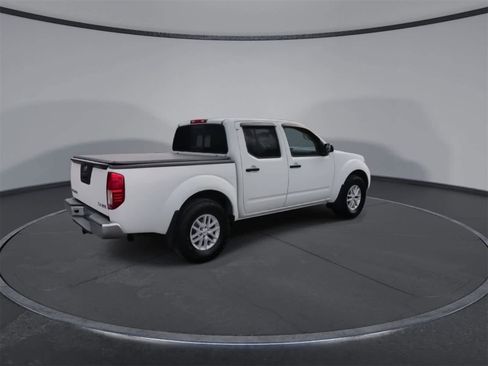 Used 2018 Nissan Frontier SV image 8