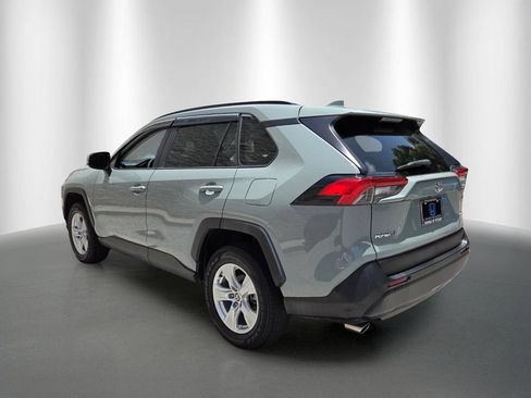 Used 2021 Toyota RAV4 XLE w/ Convenience Package FWD image 5