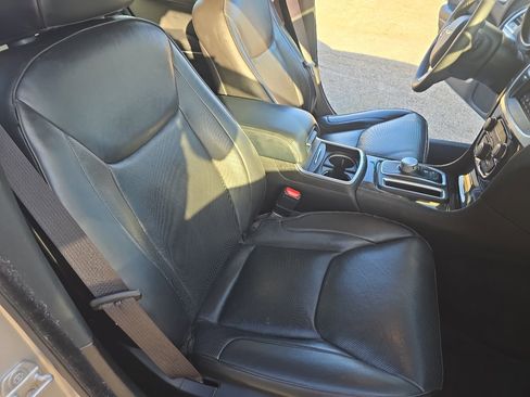 Used 2022 Chrysler 300 Touring L w/ Comfort Group image 14