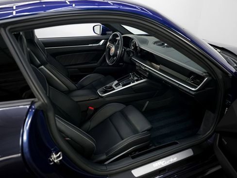 Used 2022 Porsche 911 Turbo image 29
