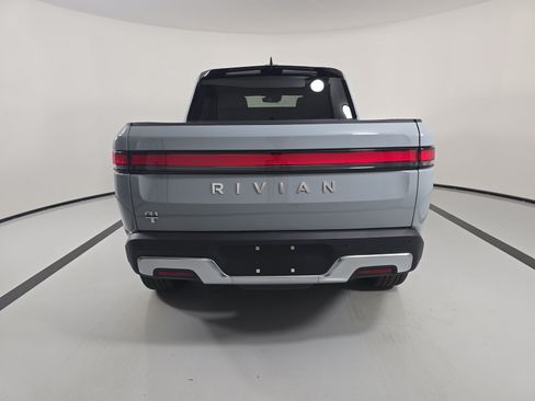 Used 2024 Rivian R1T Adventure Dual AWD/4WD image 4