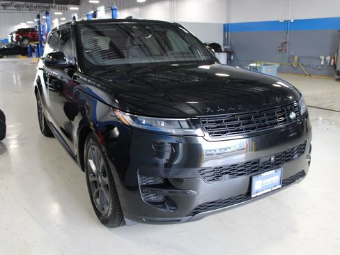Used 2023 Land Rover Range Rover Sport SE AWD/4WD image 3