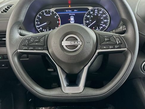 Used 2024 Nissan Sentra SV FWD image 14