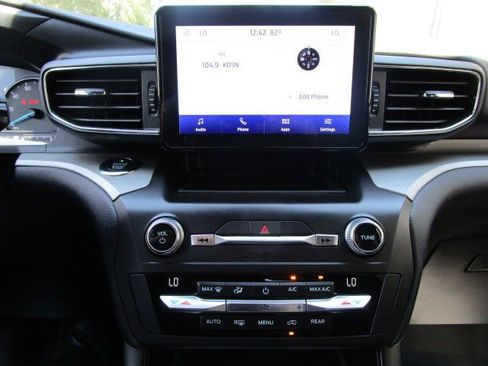 Used 2020 Ford Explorer XLT w/ Equipment Group 202A image 15