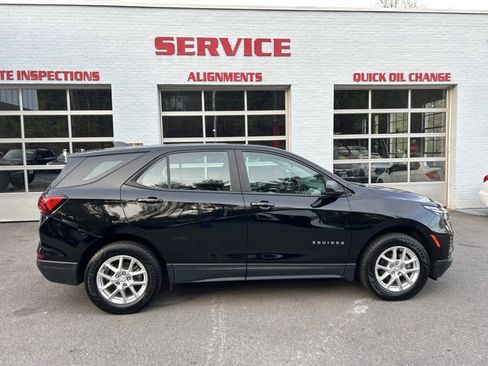 Used 2022 Chevrolet Equinox LS AWD/4WD image 1