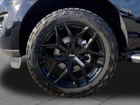 Used 2020 Ford Expedition XLT w/ Equipment Group 202A image 9