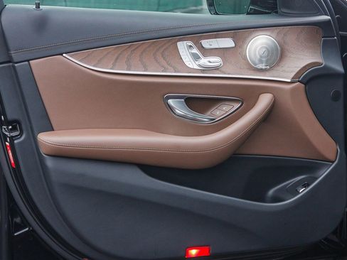 Used 2022 Mercedes-Benz E 350 4MATIC Sedan image 22