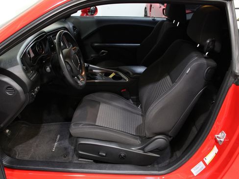Used 2015 Dodge Challenger R/T w/ Quick Order Package 28B R/T RWD image 19