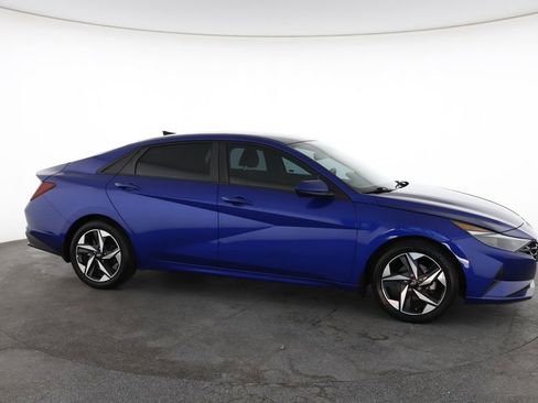 Used 2023 Hyundai Elantra SEL w/ Convenience Package FWD image 15