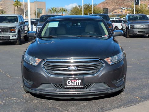Used 2018 Ford Taurus Limited image 9